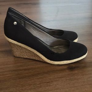 Black and Tan wedge heels